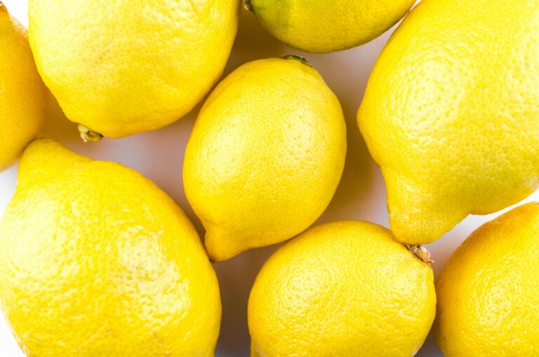 Il Limone: Proprietà Benefiche e Usi per la Salute