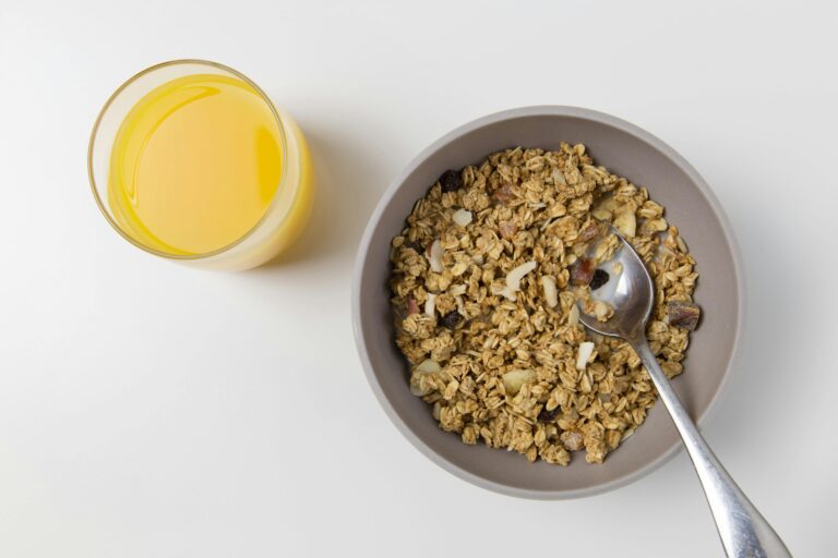 Avena: Benefici, Proprietà e Usi di un Cereale Completo e Salutare