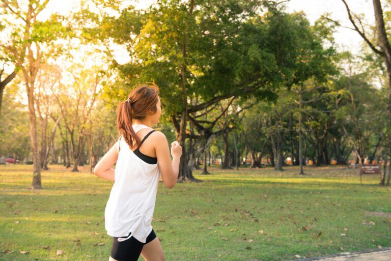 Integratori per Sportivi Naturali: Una Guida Completa per Migliorare le Prestazioni in Modo Sano